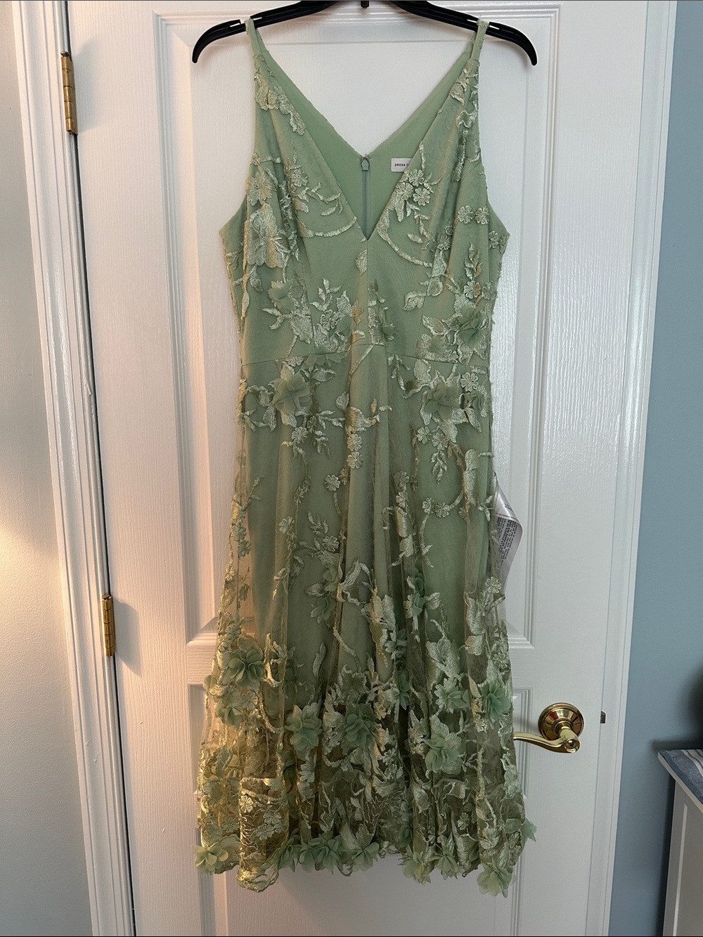 Dress the Population Sage Green Embroidered Floral Lace Midi Dress Size Large - Picture 4 of 14